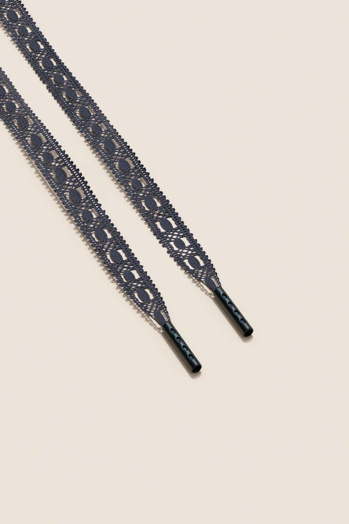 Senkels Dark Blue Crochet Shoelaces with Black Matte Aglets