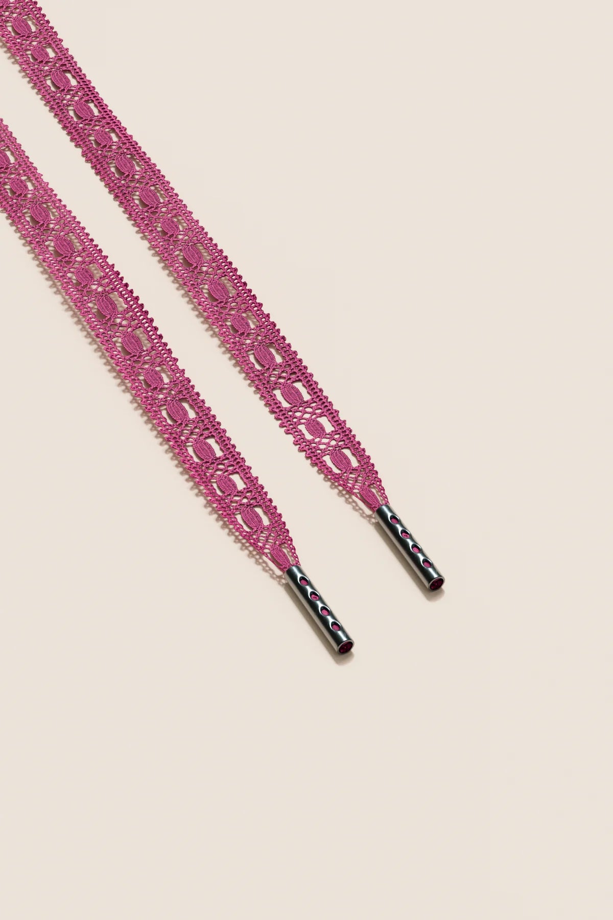 Senkels Hibiscus Crochet Shoelaces with Black Nickel Aglets