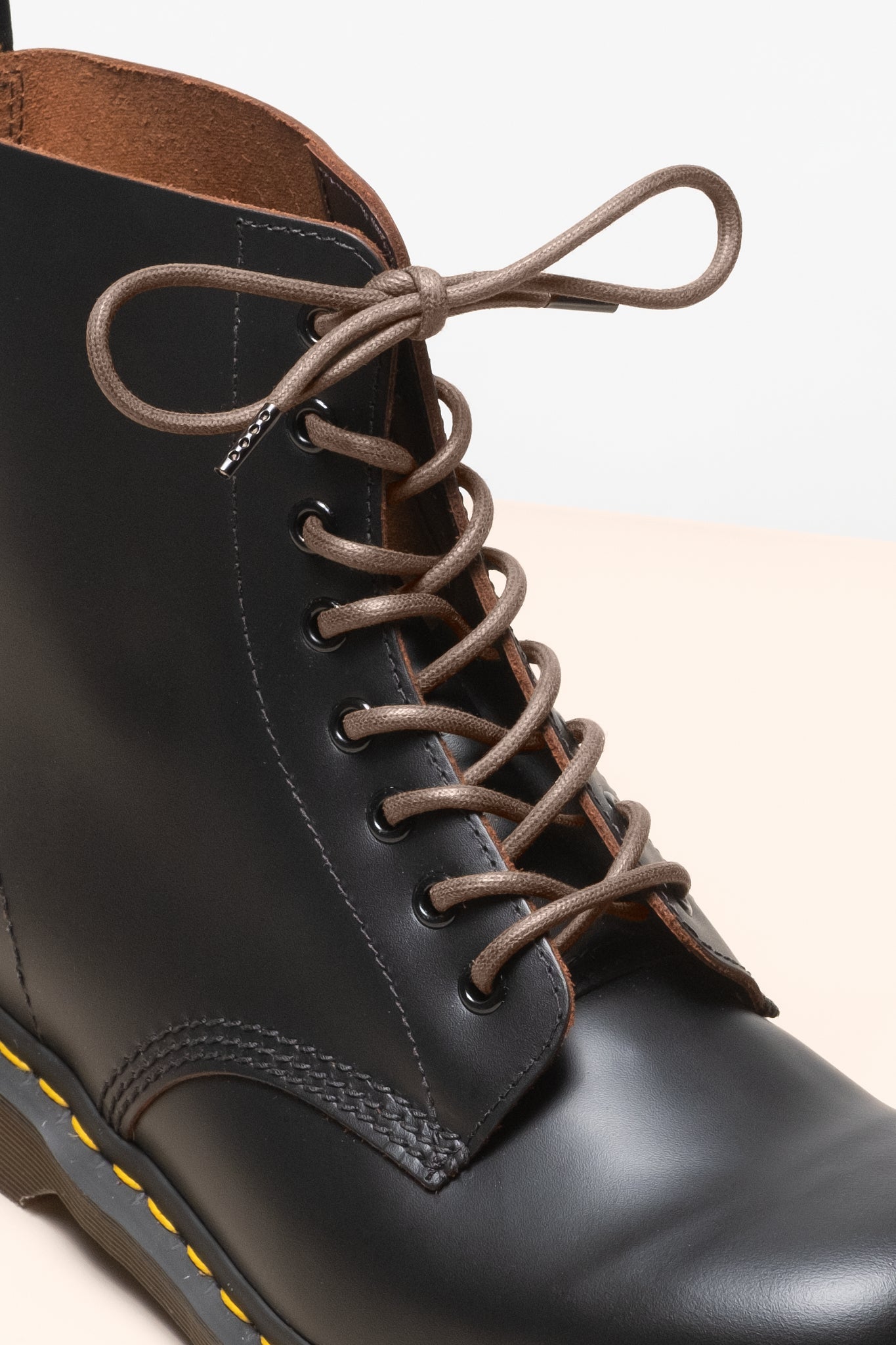 Light Brown - 4mm round waxed shoelaces for boots and shoes made from 100% organic cotton - Senkels